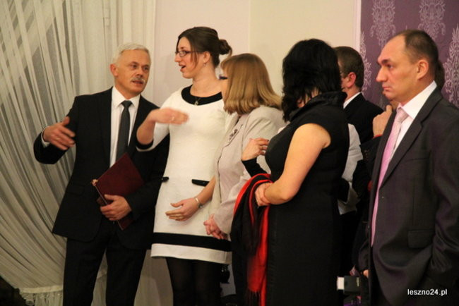 Niebieski tort na studniówce ZSR-B (zdjęcia)