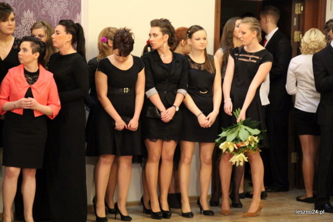 Niebieski tort na studniówce ZSR-B (zdjęcia)