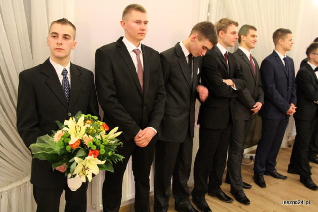 Niebieski tort na studniówce ZSR-B (zdjęcia)