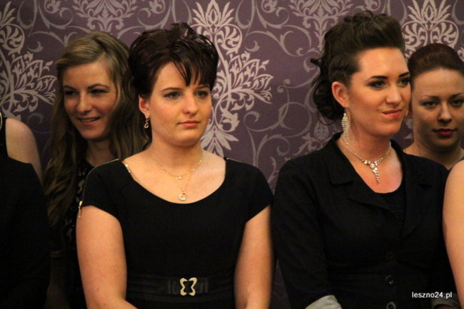 Niebieski tort na studniówce ZSR-B (zdjęcia)