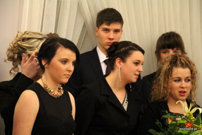 Niebieski tort na studniówce ZSR-B (zdjęcia)