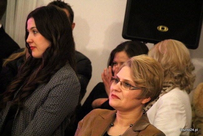 Niebieski tort na studniówce ZSR-B (zdjęcia)