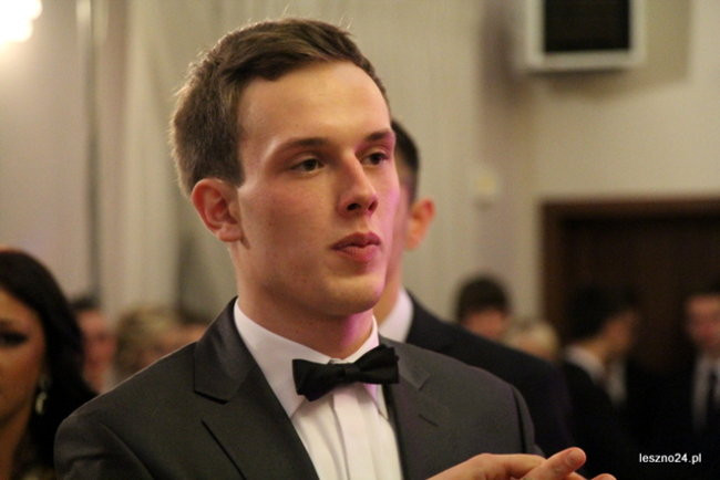 Niebieski tort na studniówce ZSR-B (zdjęcia)