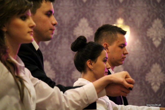 Niebieski tort na studniówce ZSR-B (zdjęcia)