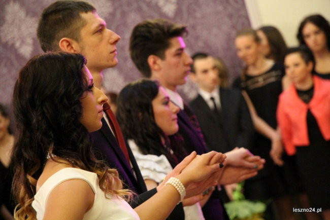 Niebieski tort na studniówce ZSR-B (zdjęcia)