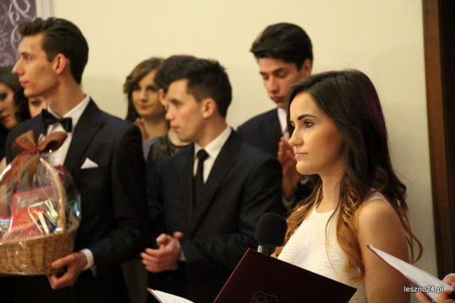 Niebieski tort na studniówce ZSR-B (zdjęcia)