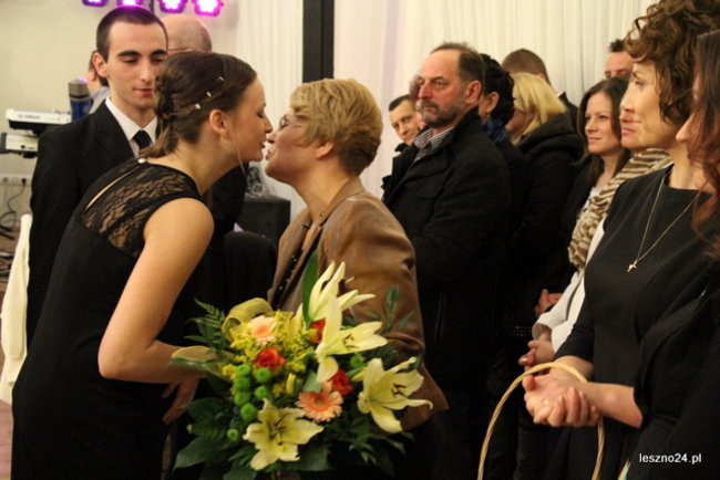 Niebieski tort na studniówce ZSR-B (zdjęcia)