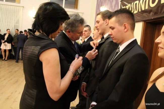 Niebieski tort na studniówce ZSR-B (zdjęcia)