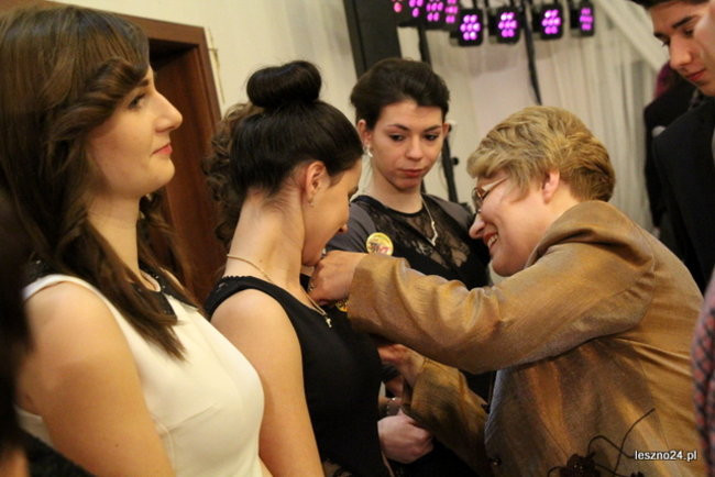 Niebieski tort na studniówce ZSR-B (zdjęcia)