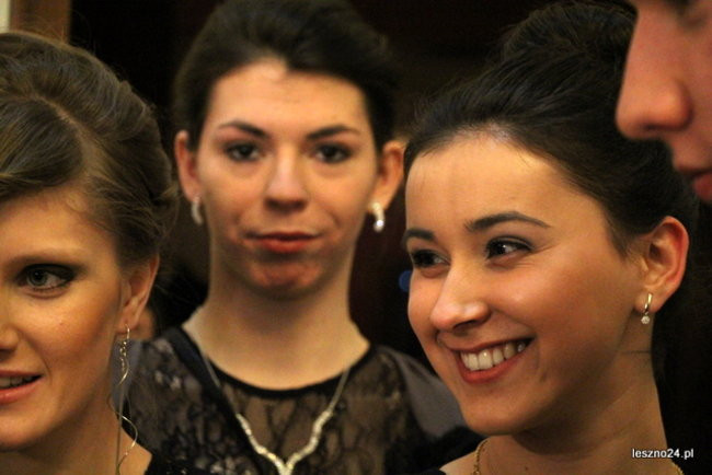 Niebieski tort na studniówce ZSR-B (zdjęcia)