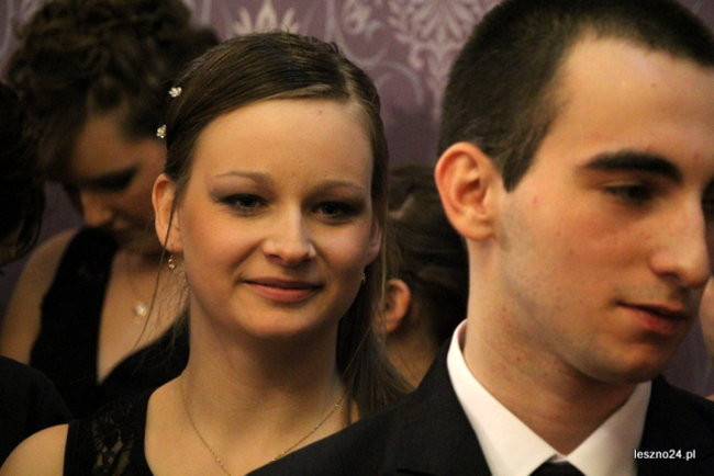 Niebieski tort na studniówce ZSR-B (zdjęcia)