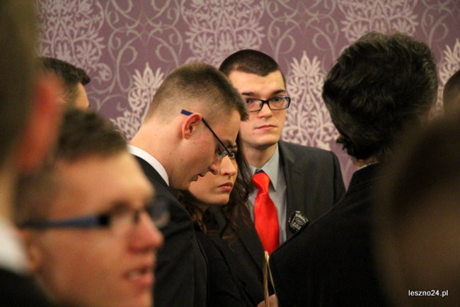 Niebieski tort na studniówce ZSR-B (zdjęcia)