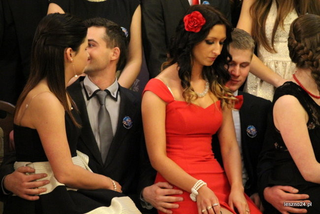 Niebieski tort na studniówce ZSR-B (zdjęcia)