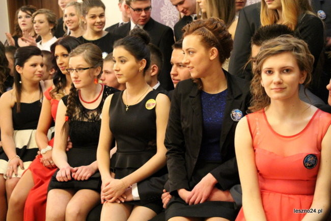 Niebieski tort na studniówce ZSR-B (zdjęcia)