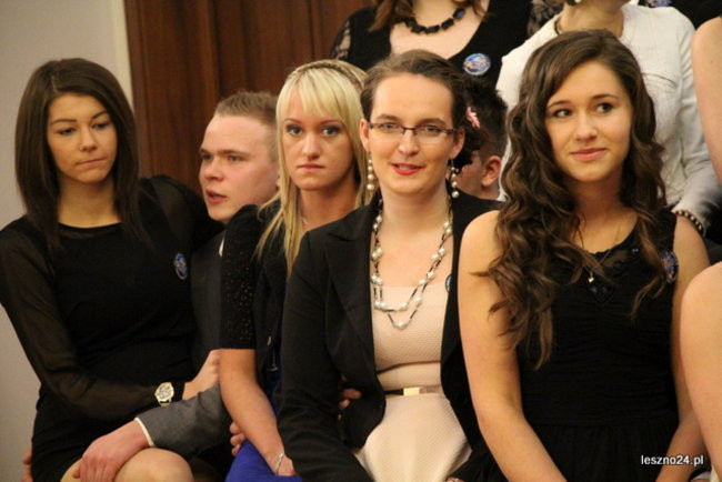 Niebieski tort na studniówce ZSR-B (zdjęcia)