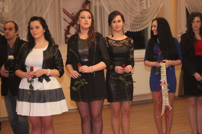 Nauczyciele śpiewali na studniówce (zdjęcia)