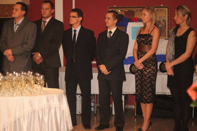 Nauczyciele śpiewali na studniówce (zdjęcia)