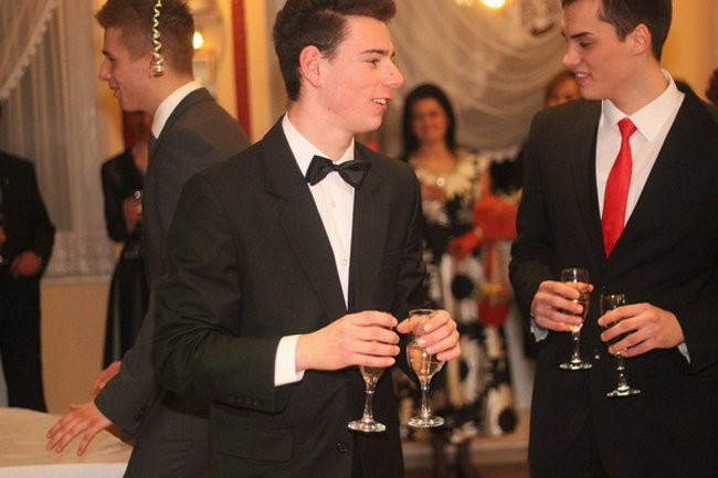 Nauczyciele śpiewali na studniówce (zdjęcia)