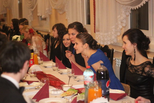 Nauczyciele śpiewali na studniówce (zdjęcia)