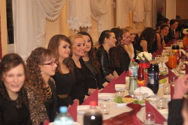 Nauczyciele śpiewali na studniówce (zdjęcia)