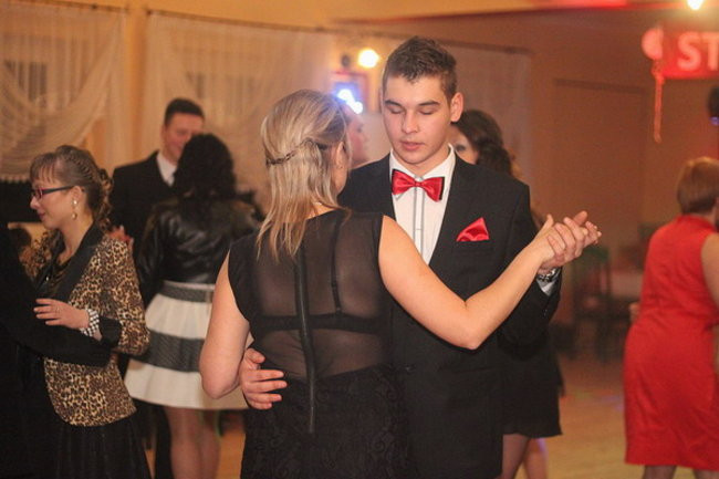 Nauczyciele śpiewali na studniówce (zdjęcia)