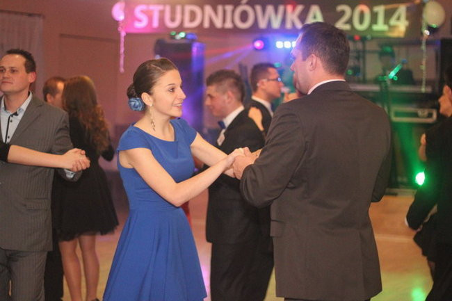 Nauczyciele śpiewali na studniówce (zdjęcia)