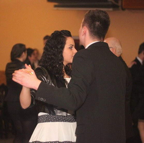 Nauczyciele śpiewali na studniówce (zdjęcia)