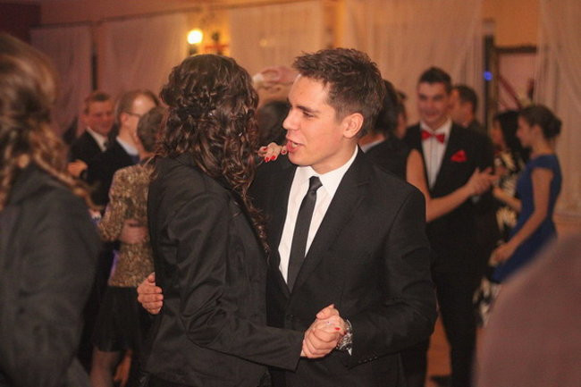 Nauczyciele śpiewali na studniówce (zdjęcia)