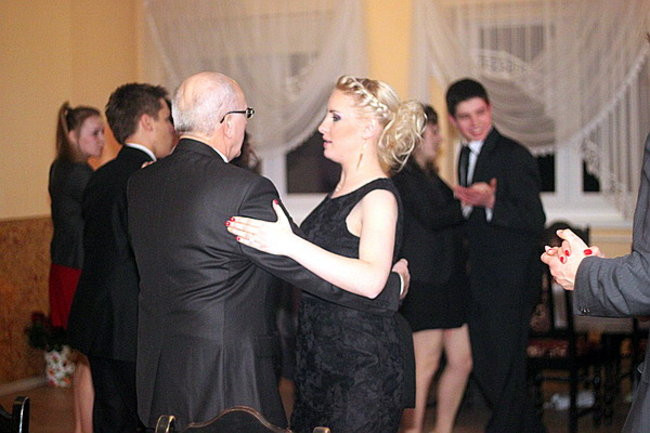 Nauczyciele śpiewali na studniówce (zdjęcia)