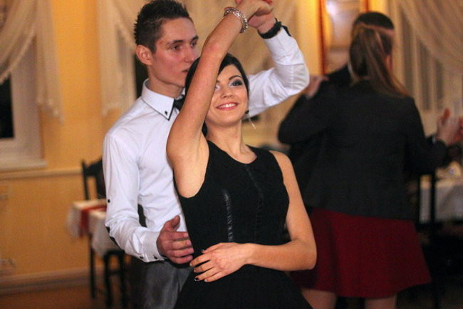 Nauczyciele śpiewali na studniówce (zdjęcia)