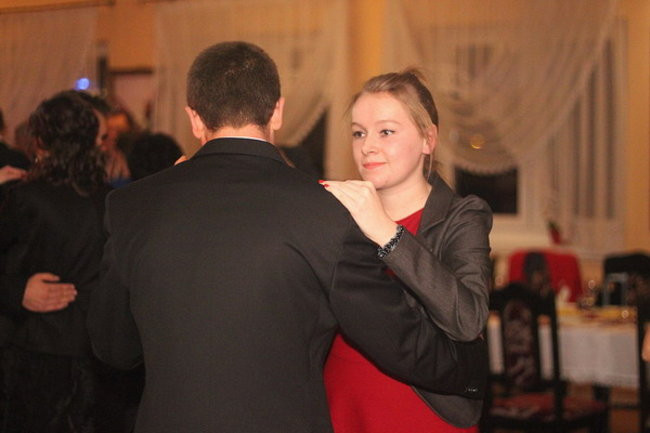 Nauczyciele śpiewali na studniówce (zdjęcia)