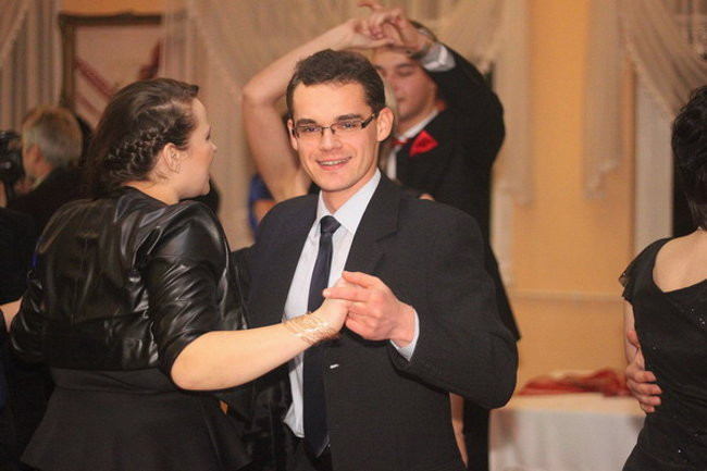 Nauczyciele śpiewali na studniówce (zdjęcia)