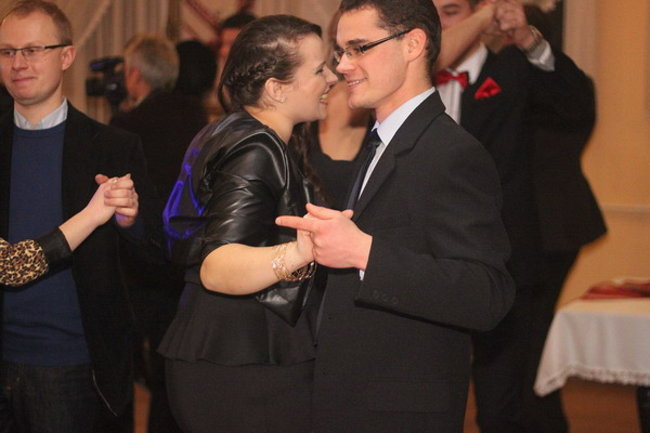 Nauczyciele śpiewali na studniówce (zdjęcia)