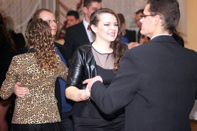 Nauczyciele śpiewali na studniówce (zdjęcia)