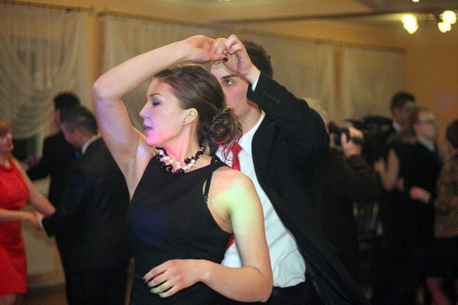 Nauczyciele śpiewali na studniówce (zdjęcia)