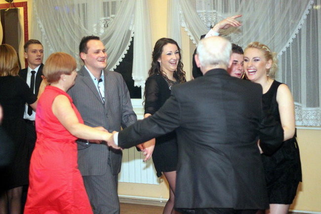 Nauczyciele śpiewali na studniówce (zdjęcia)