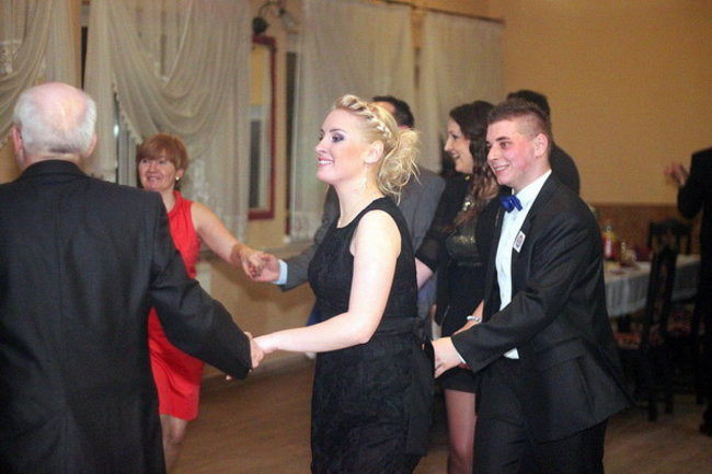 Nauczyciele śpiewali na studniówce (zdjęcia)