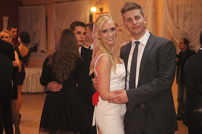 Nauczyciele śpiewali na studniówce (zdjęcia)