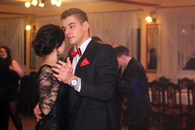 Nauczyciele śpiewali na studniówce (zdjęcia)