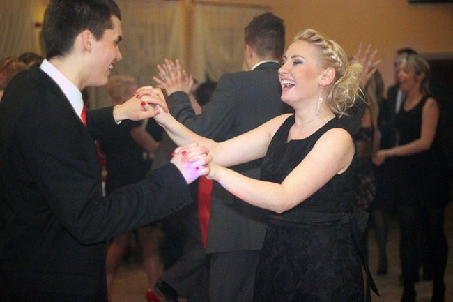 Nauczyciele śpiewali na studniówce (zdjęcia)