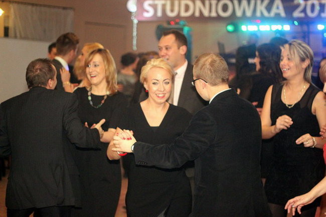 Nauczyciele śpiewali na studniówce (zdjęcia)