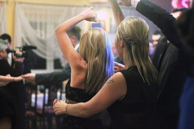 Nauczyciele śpiewali na studniówce (zdjęcia)