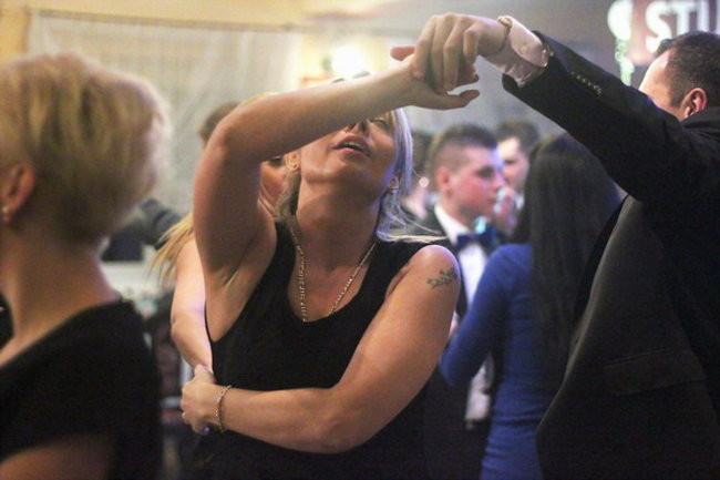 Nauczyciele śpiewali na studniówce (zdjęcia)