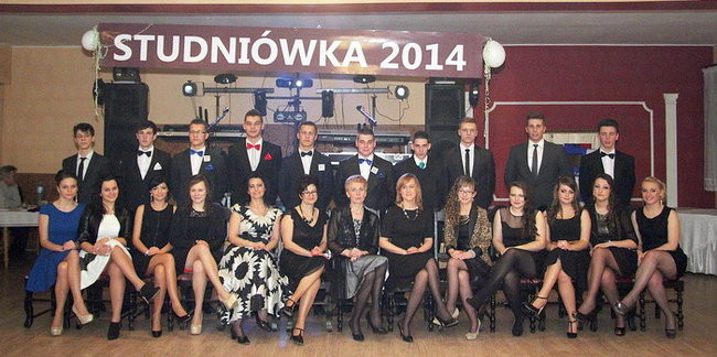 Nauczyciele śpiewali na studniówce (zdjęcia)