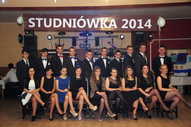 Nauczyciele śpiewali na studniówce (zdjęcia)