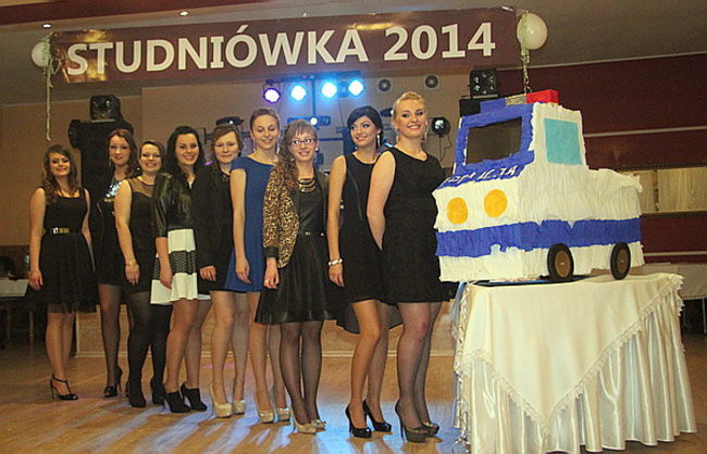 Nauczyciele śpiewali na studniówce (zdjęcia)