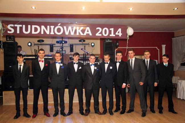 Nauczyciele śpiewali na studniówce (zdjęcia)