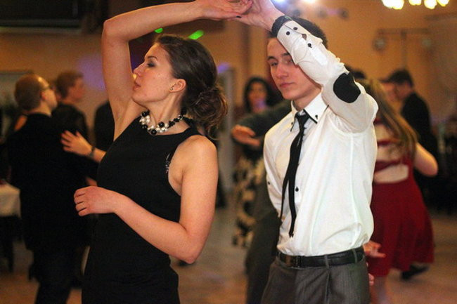 Nauczyciele śpiewali na studniówce (zdjęcia)