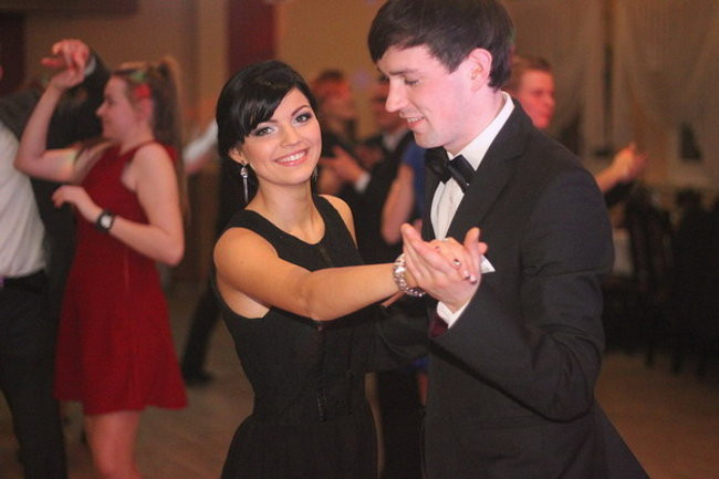 Nauczyciele śpiewali na studniówce (zdjęcia)