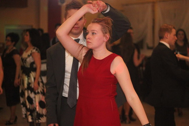 Nauczyciele śpiewali na studniówce (zdjęcia)